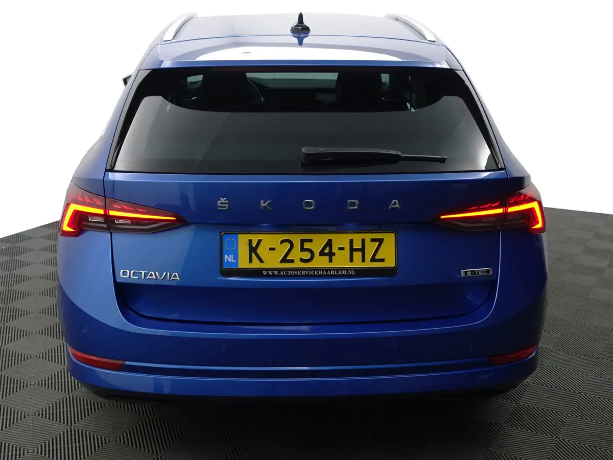 1.0 e-TSI Business Edition Plus Aut- Carplay, Sfeerverlichting, Virtual Cockpit, Ada Cruise, Dynamic Select, Sport Interieur