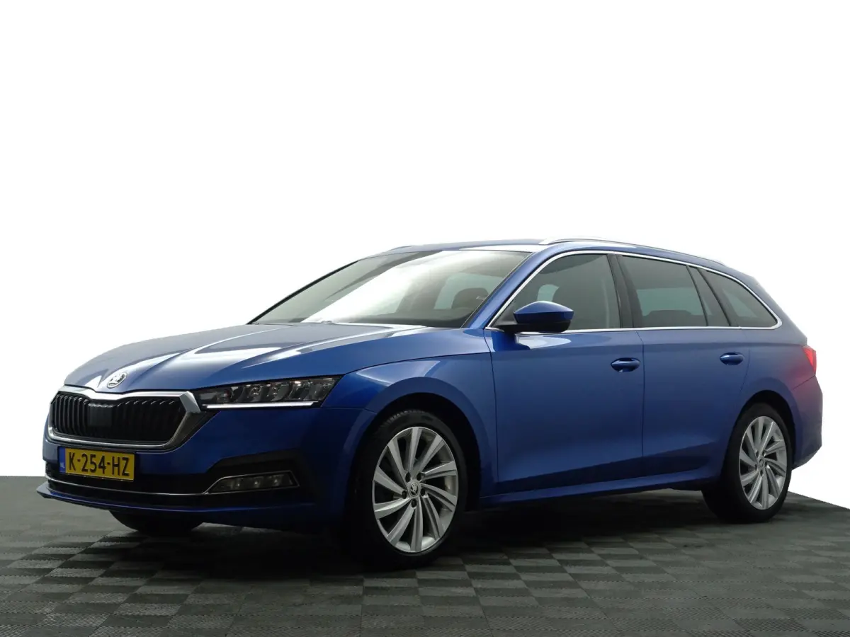 1.0 e-TSI Business Edition Plus Aut- Carplay, Sfeerverlichting, Virtual Cockpit, Ada Cruise, Dynamic Select, Sport Interieur