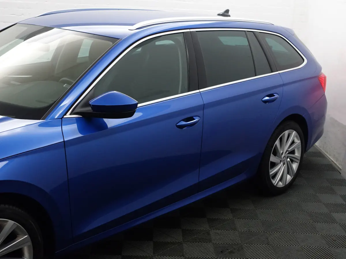 1.0 e-TSI Business Edition Plus Aut- Carplay, Sfeerverlichting, Virtual Cockpit, Ada Cruise, Dynamic Select, Sport Interieur