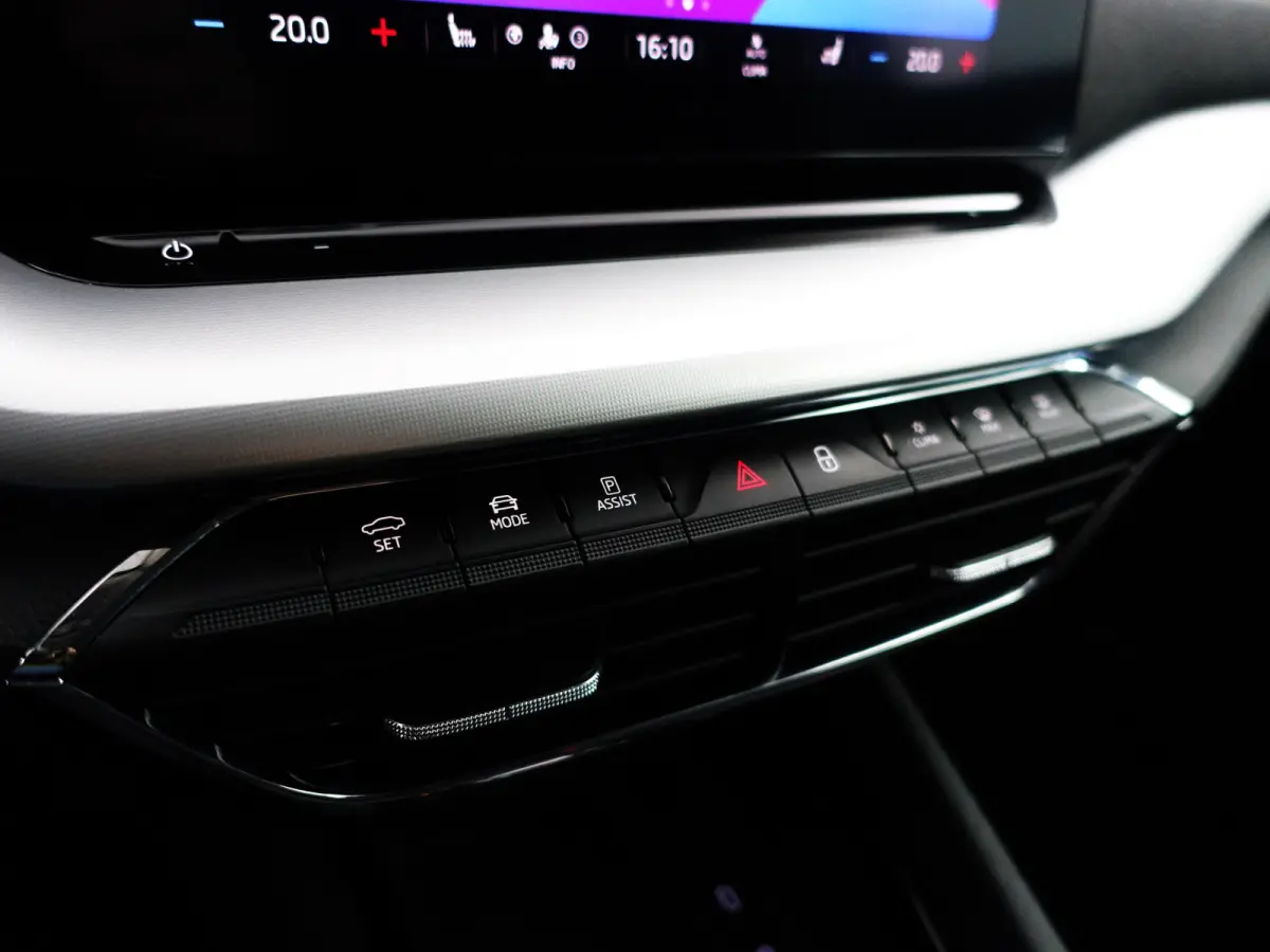 1.0 e-TSI Business Edition Plus Aut- Carplay, Sfeerverlichting, Virtual Cockpit, Ada Cruise, Dynamic Select, Sport Interieur
