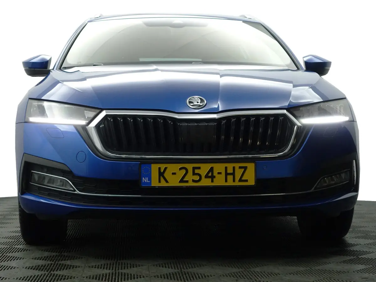 1.0 e-TSI Business Edition Plus Aut- Carplay, Sfeerverlichting, Virtual Cockpit, Ada Cruise, Dynamic Select, Sport Interieur