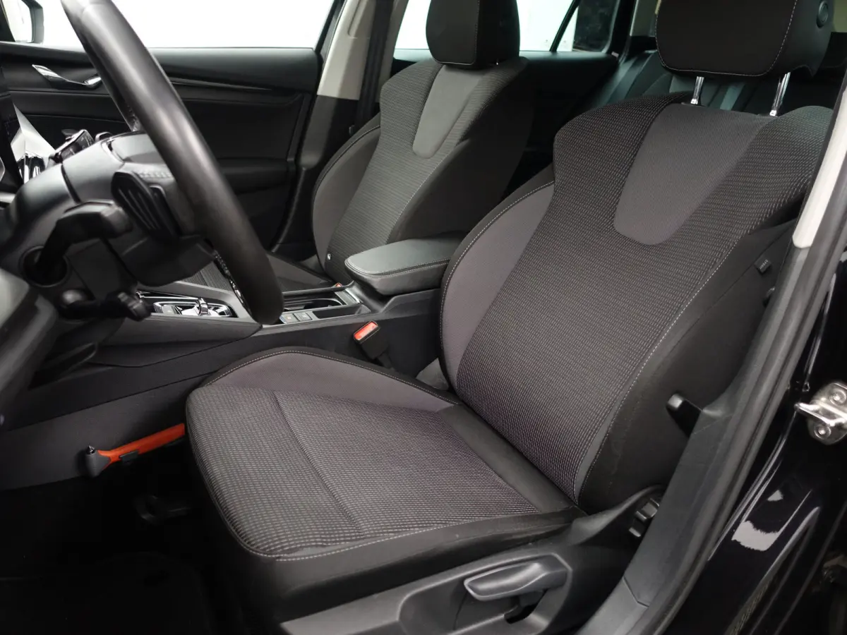 1.0 e-TSI Business Edition Aut- Stuur/Stoelverwarming, Carplay, Android Auto, Sfeerverlichting, Camera, Ada Cruise