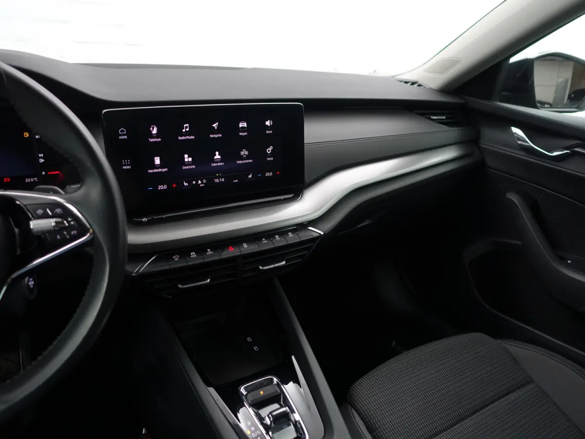 1.0 e-TSI Business Edition Aut- Stuur/Stoelverwarming, Carplay, Android Auto, Sfeerverlichting, Camera, Ada Cruise