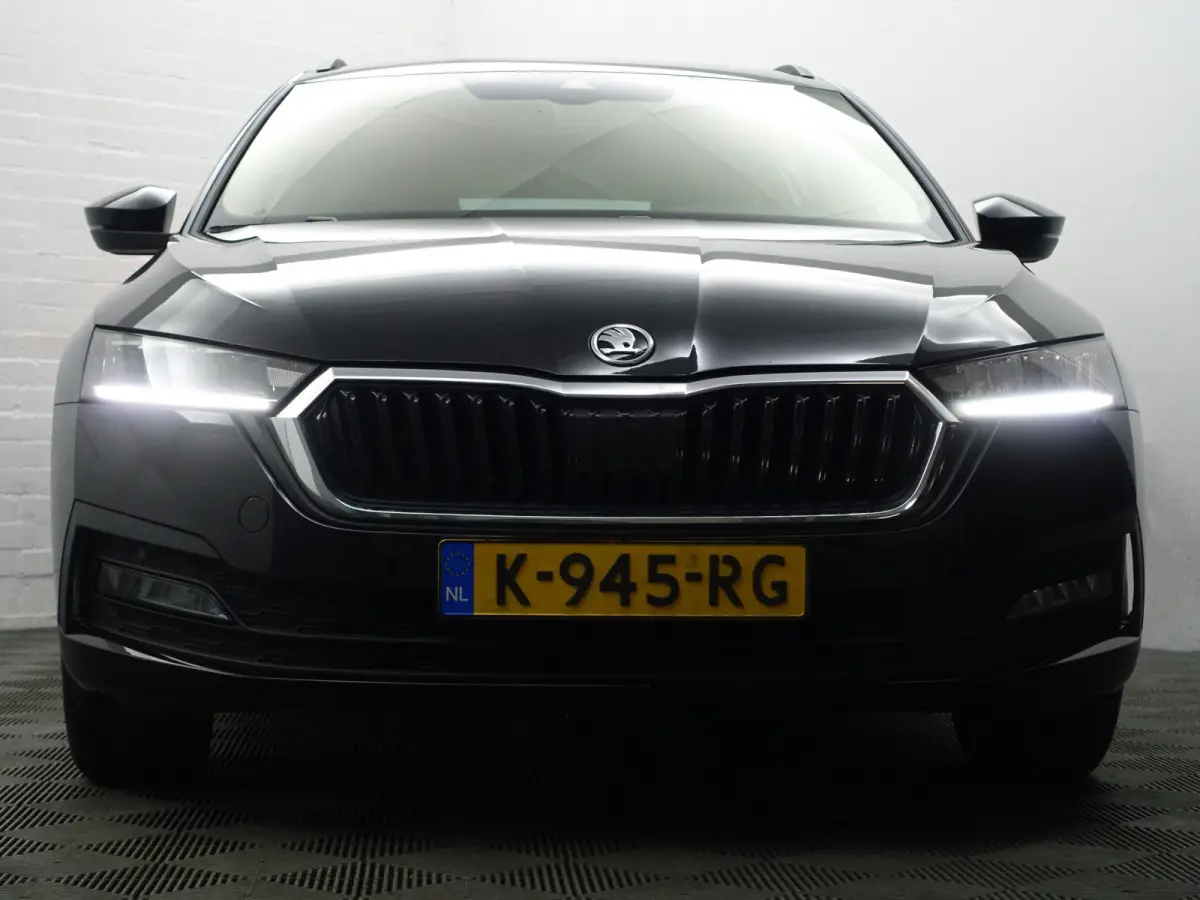 1.0 e-TSI Business Edition Aut- Stuur/Stoelverwarming, Carplay, Android Auto, Sfeerverlichting, Camera, Ada Cruise