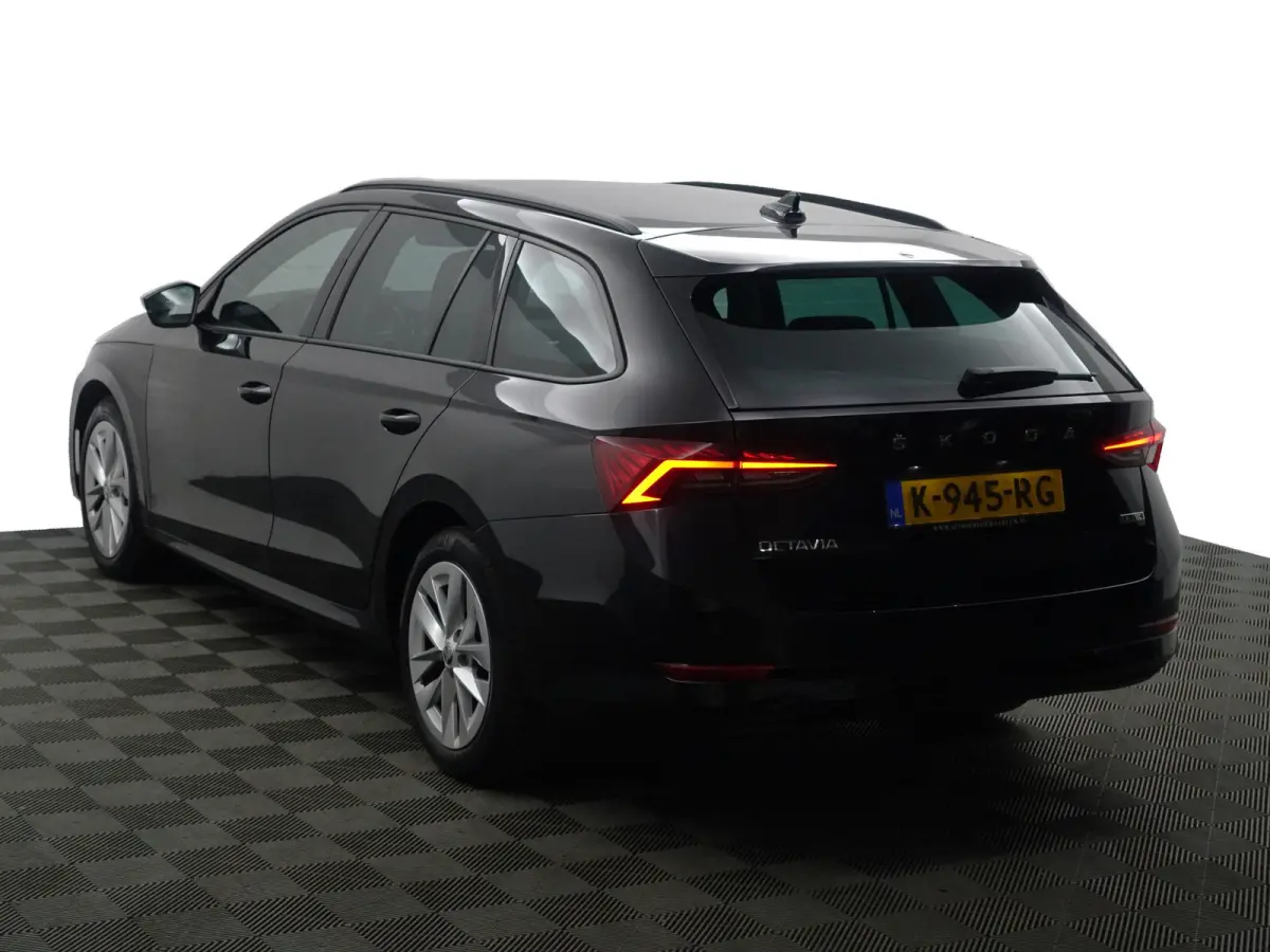 1.0 e-TSI Business Edition Aut- Stuur/Stoelverwarming, Carplay, Android Auto, Sfeerverlichting, Camera, Ada Cruise