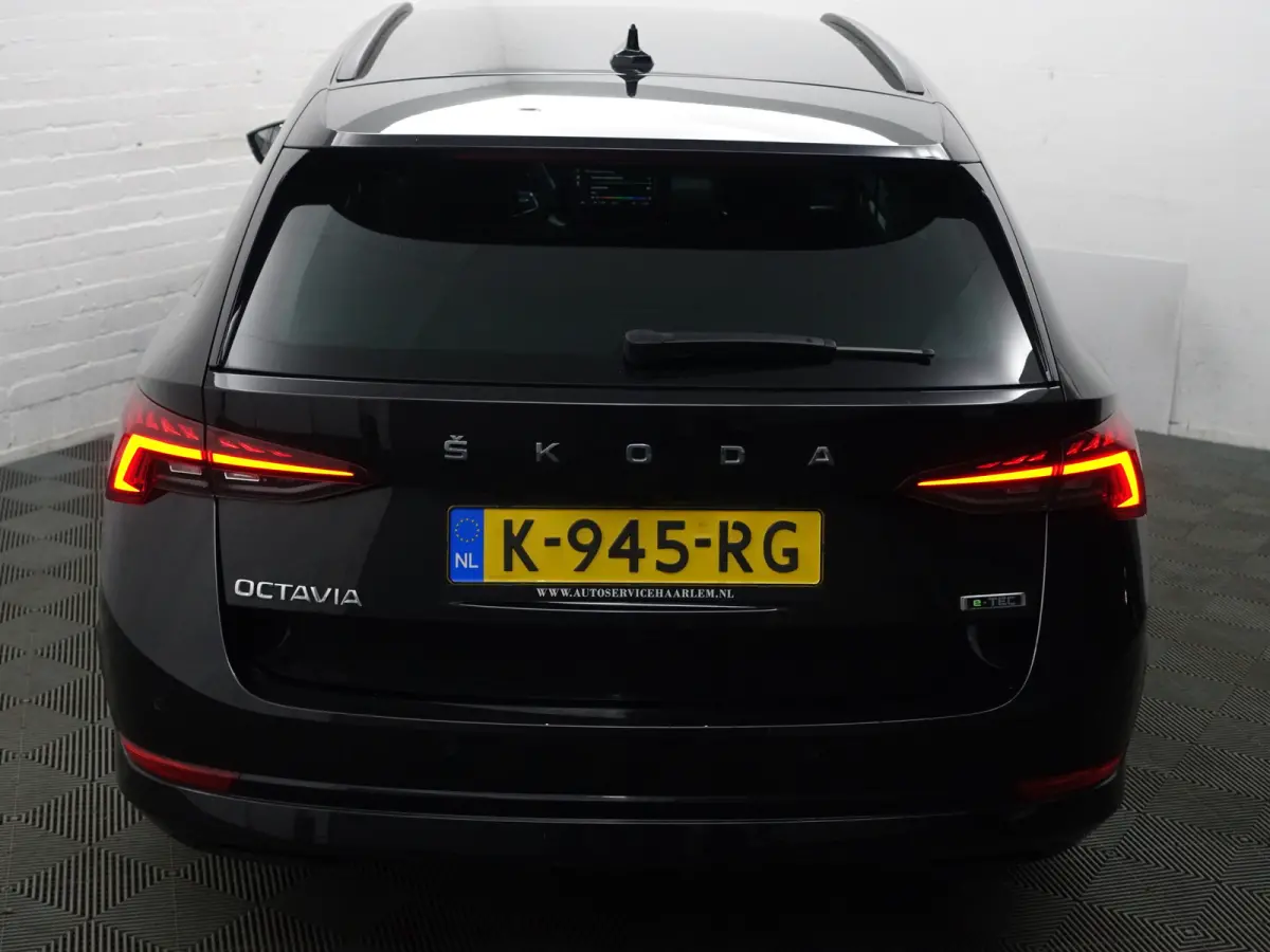 1.0 e-TSI Business Edition Aut- Stuur/Stoelverwarming, Carplay, Android Auto, Sfeerverlichting, Camera, Ada Cruise