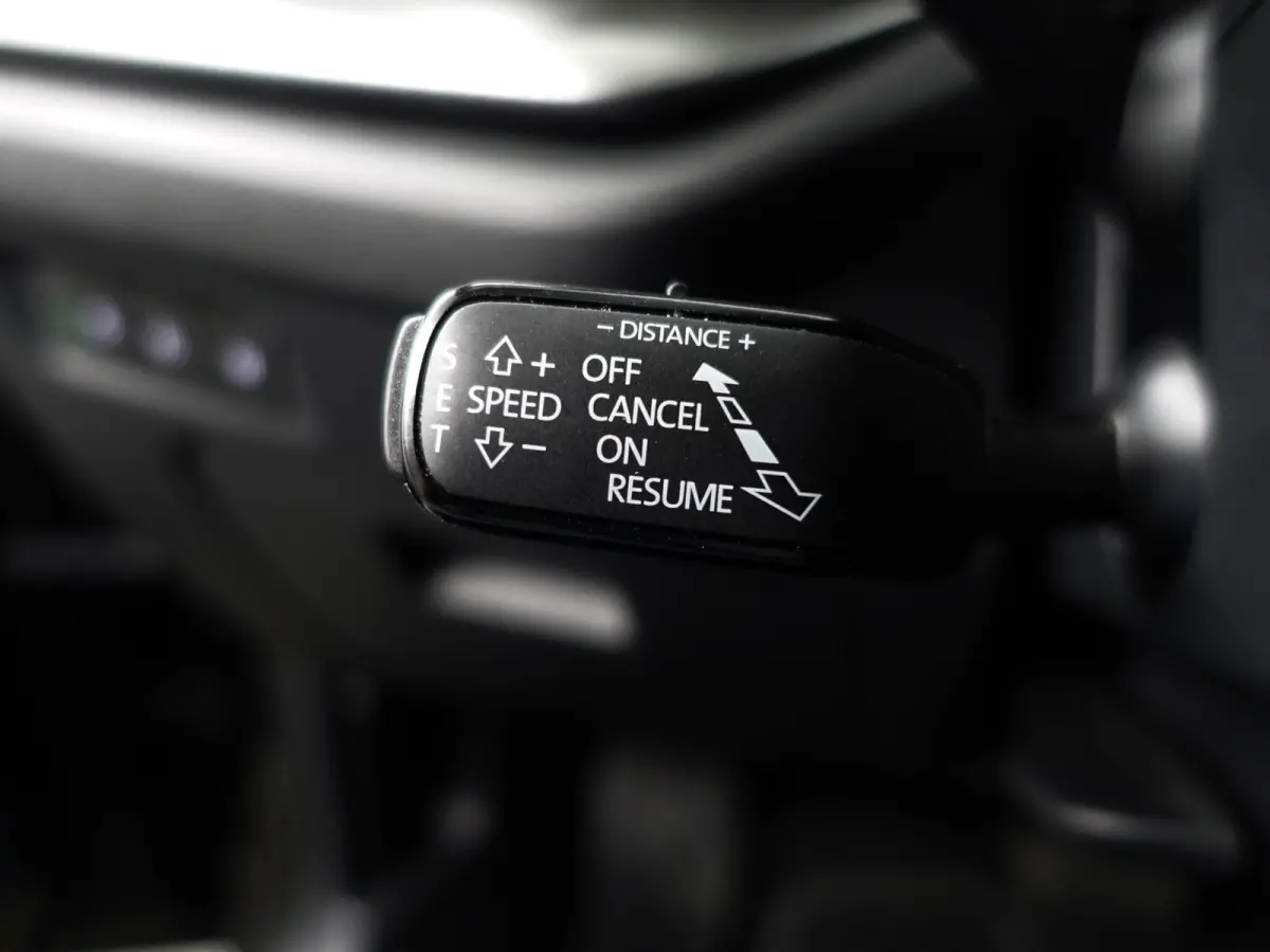 1.0 e-TSI Business Edition Aut- Stuur/Stoelverwarming, Carplay, Android Auto, Sfeerverlichting, Camera, Ada Cruise