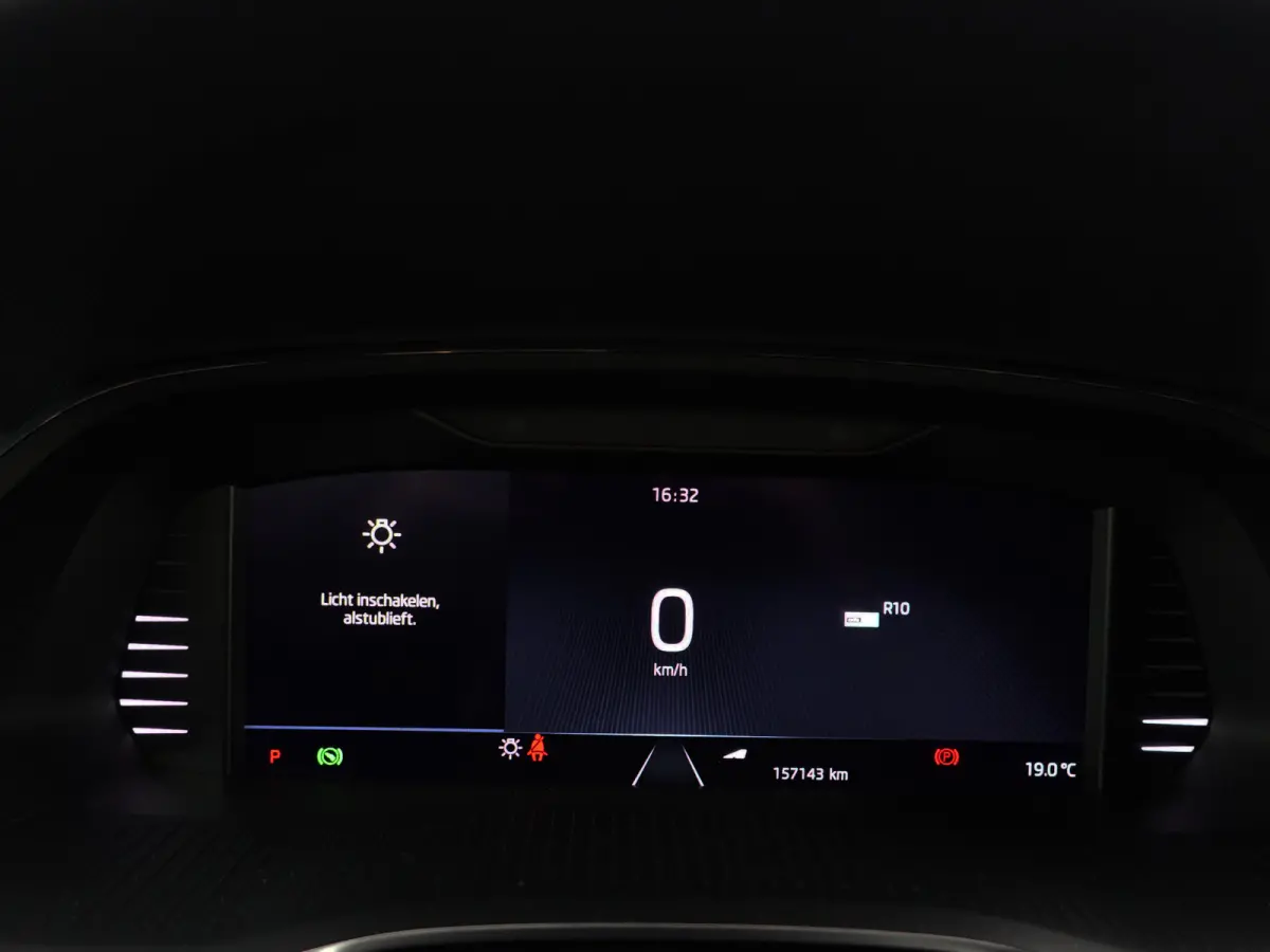 1.0 e-TSI Business Edition Plus Aut- Panoramadak, Sport Interieur, Sfeerverlichting, Xenon Led, Dynamic Select, CarPlay