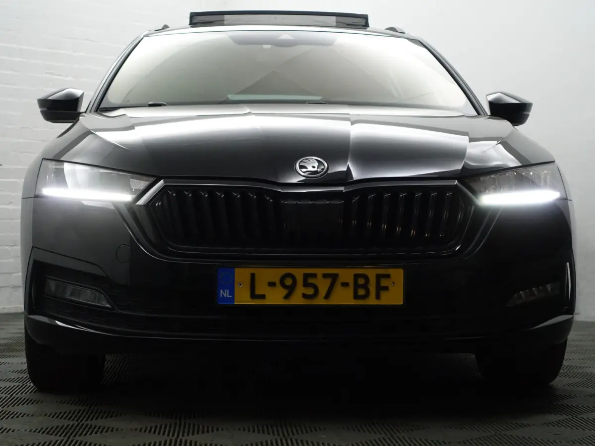 1.0 e-TSI Business Edition Plus Aut- Panoramadak, Sport Interieur, Sfeerverlichting, Xenon Led, Dynamic Select, CarPlay