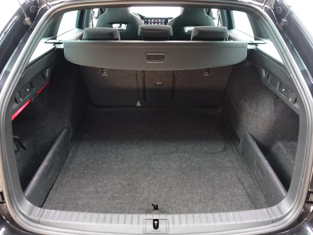 1.0 e-TSI Business Edition Plus Aut- Panoramadak, Sport Interieur, Sfeerverlichting, Xenon Led, Dynamic Select, CarPlay
