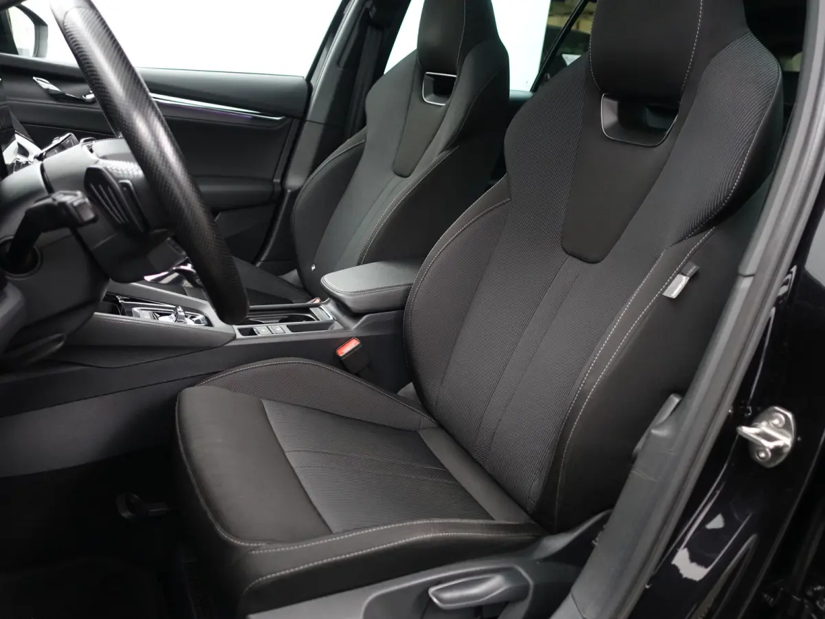 1.0 e-TSI Business Edition Plus Aut- Panoramadak, Sport Interieur, Sfeerverlichting, Xenon Led, Dynamic Select, CarPlay