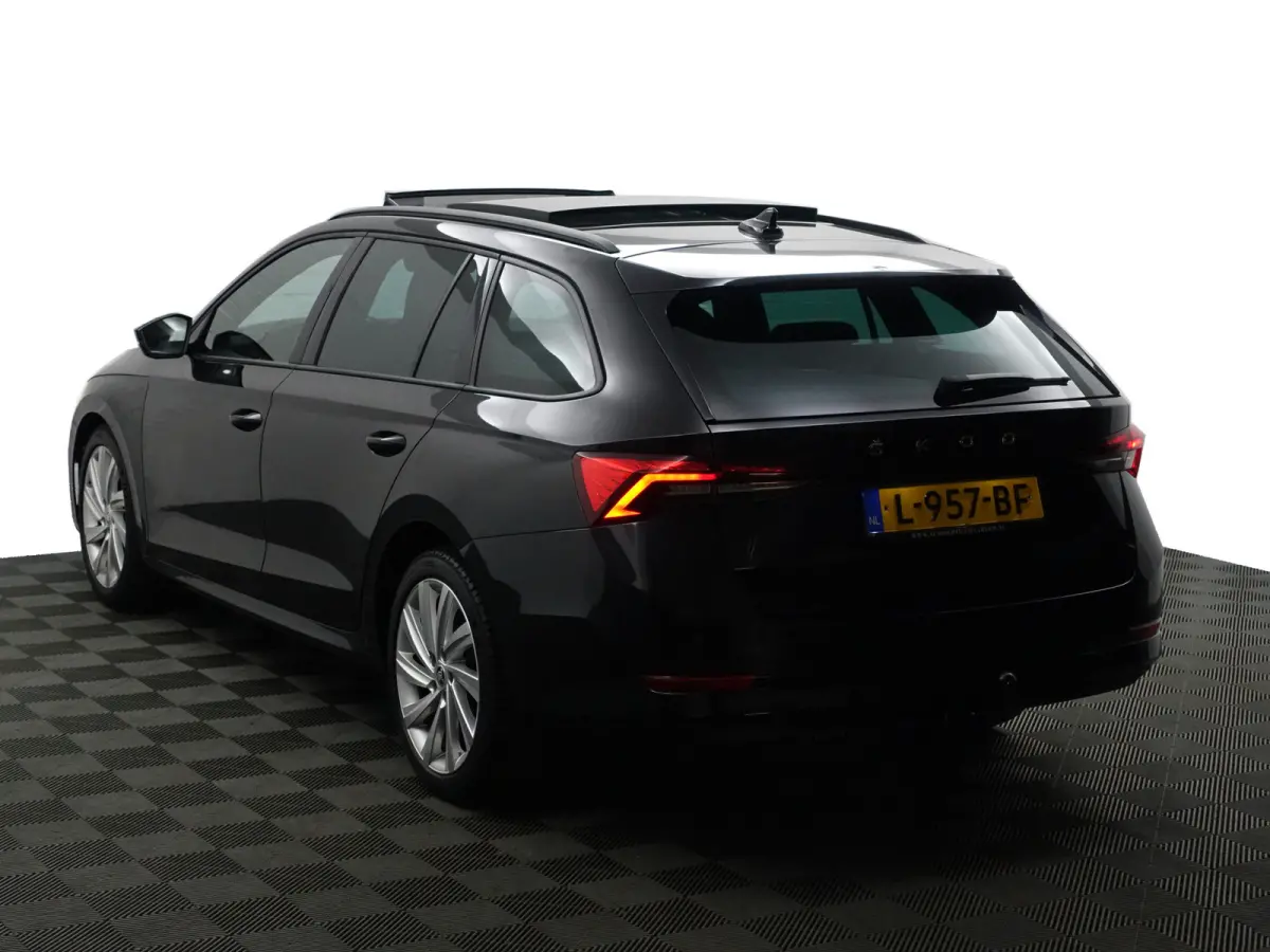 1.0 e-TSI Business Edition Plus Aut- Panoramadak, Sport Interieur, Sfeerverlichting, Xenon Led, Dynamic Select, CarPlay