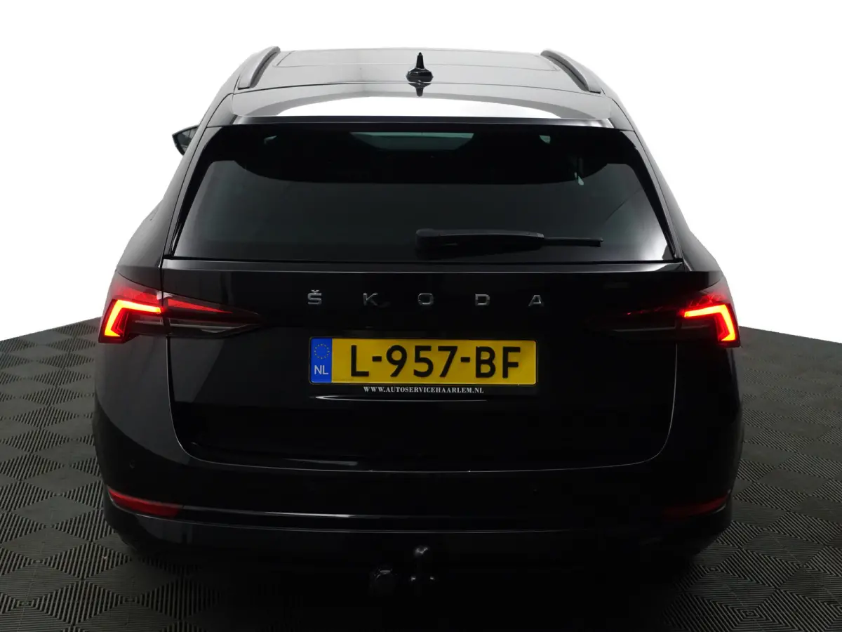 1.0 e-TSI Business Edition Plus Aut- Panoramadak, Sport Interieur, Sfeerverlichting, Xenon Led, Dynamic Select, CarPlay