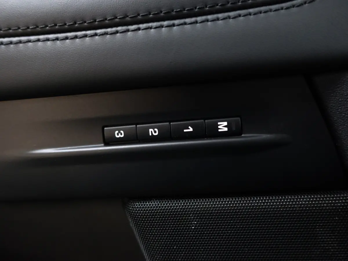 2.0 P200 AWD R-Dynamic HSE Panoramadak, Carplay, Android Auto, Sfeerverlichting, Stuur/Stoelverwarming, Memory