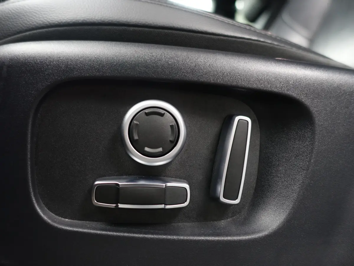 1.5 P300e AWD R-Dynamic HSE- Panoramadak, Carplay, 360 Camera, 360 Camera, Dual View, Xenon Led