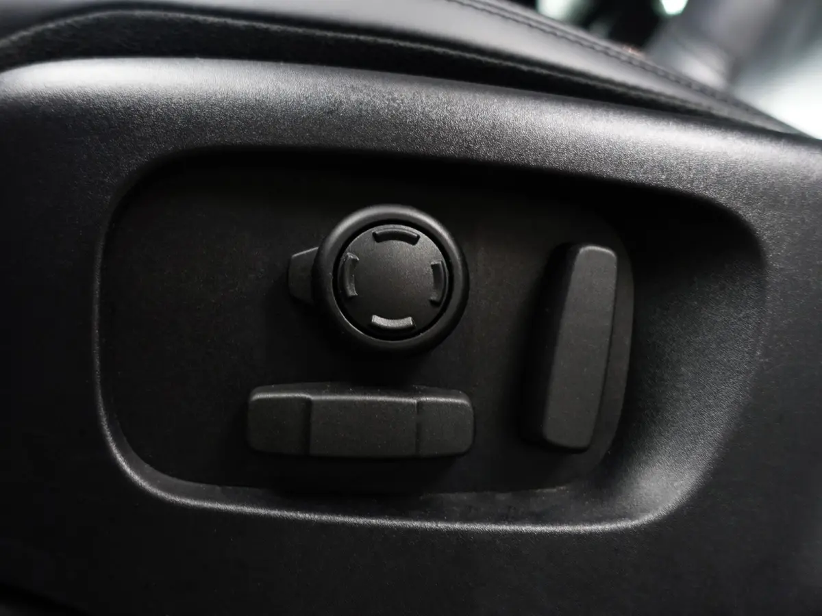 2.0 P200 AWD R-Dynamic HSE- Panoramadak, Sfeerverlichting, Memory, Meridian Audio, Dual View, Carplay