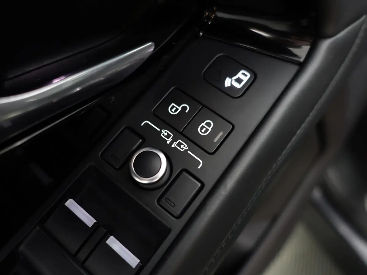2.0 P200 AWD R-Dynamic HSE- Panoramadak, Sfeerverlichting, Memory, Meridian Audio, Dual View, Carplay