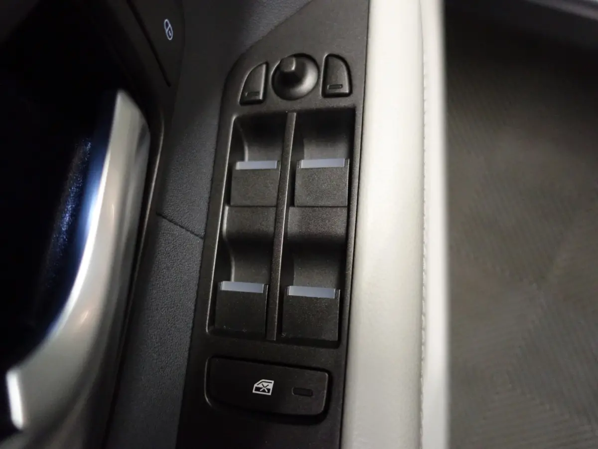 2.0 Si 4WD Dynamic Aut- Two Tone, Panoramadak, Xenon Led, Meridian, Camera, Sfeerverlichting