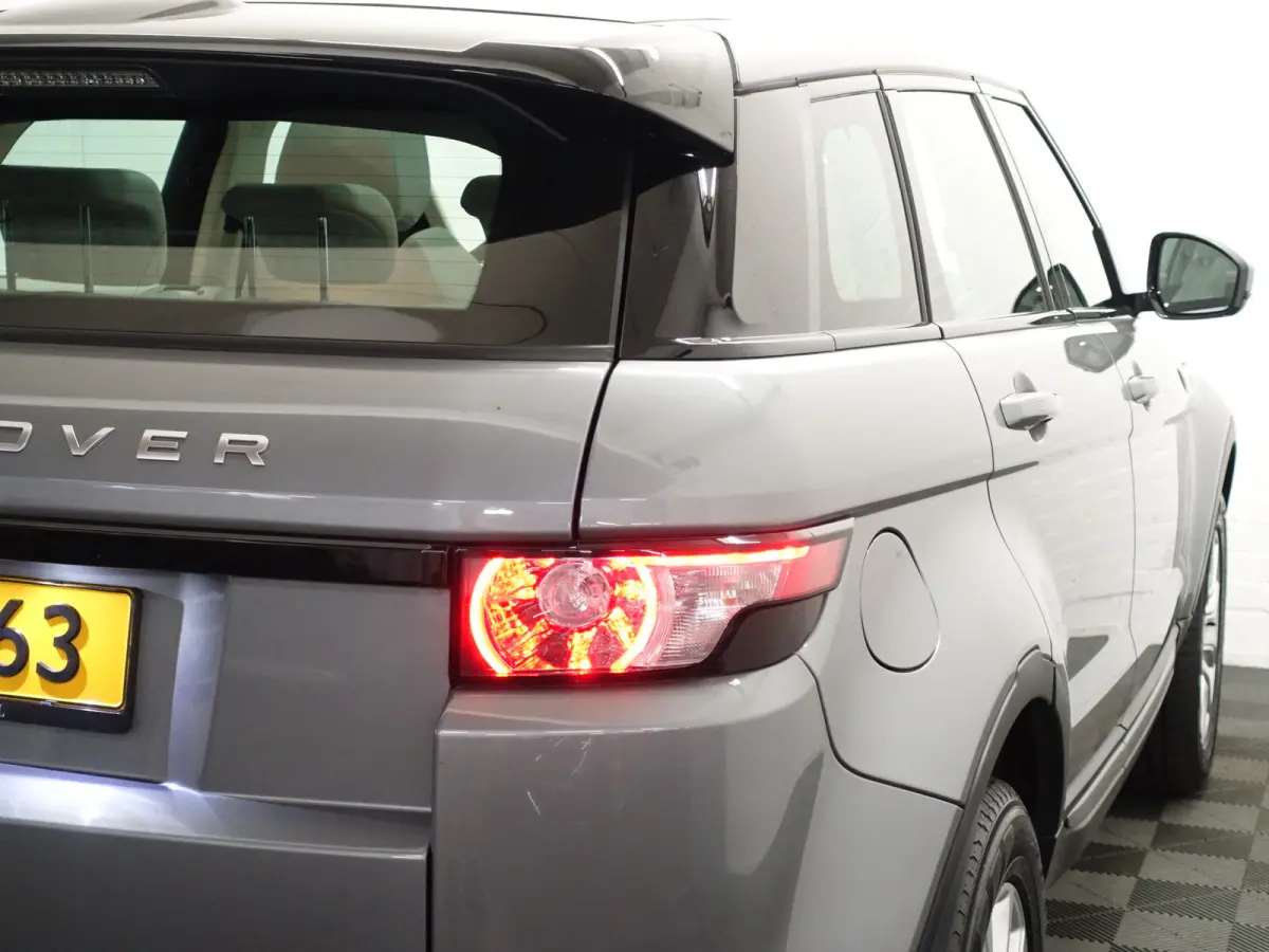 2.0 Si 4WD Dynamic Aut- Two Tone, Panoramadak, Xenon Led, Meridian, Camera, Sfeerverlichting