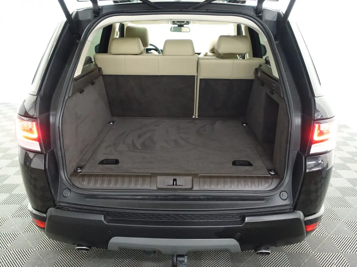 3.0 TDV6 HSE Dynamic- Two Tone, Panoramadak, Meridian Surround Audio, Luchtvering