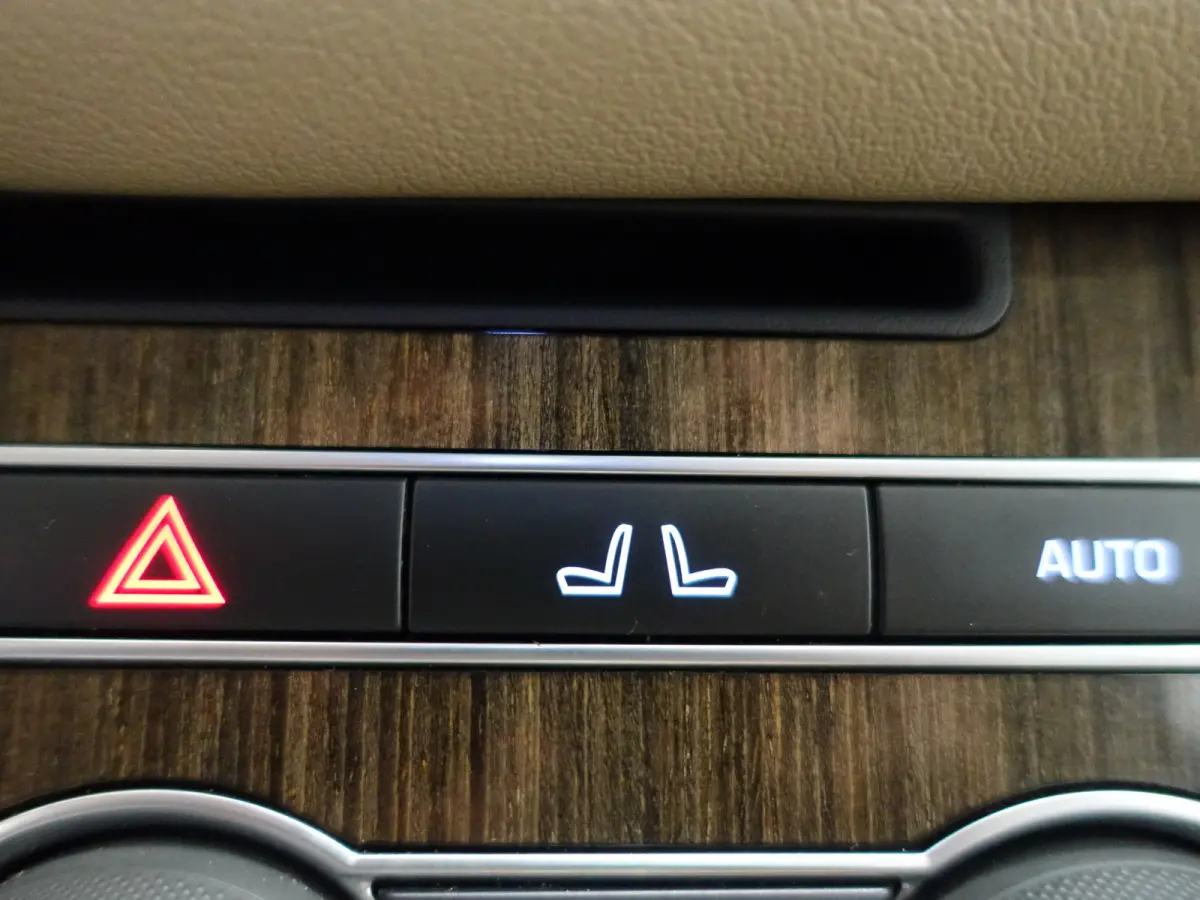3.0 TDV6 HSE Dynamic- Two Tone, Panoramadak, Meridian Surround Audio, Luchtvering