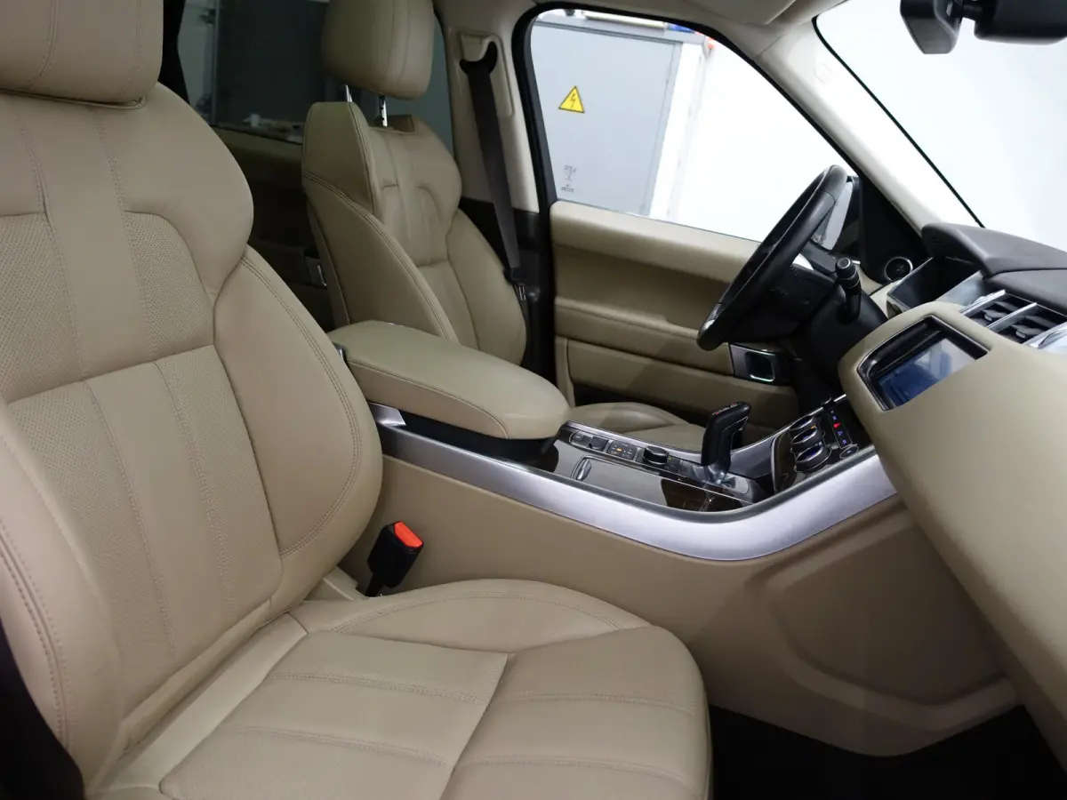 3.0 TDV6 HSE Dynamic- Two Tone, Panoramadak, Meridian Surround Audio, Luchtvering
