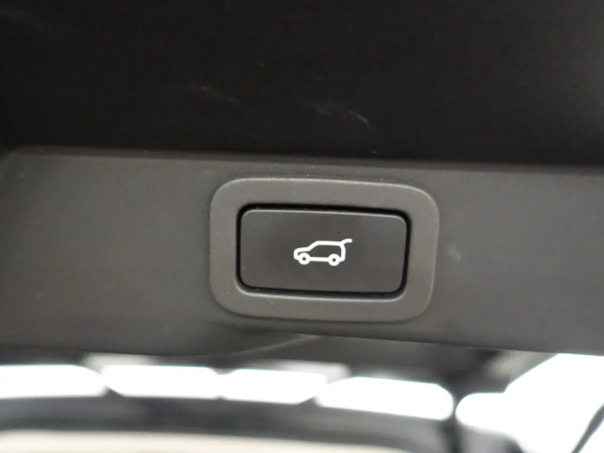 3.0 TDV6 HSE Dynamic- Two Tone, Panoramadak, Meridian Surround Audio, Luchtvering