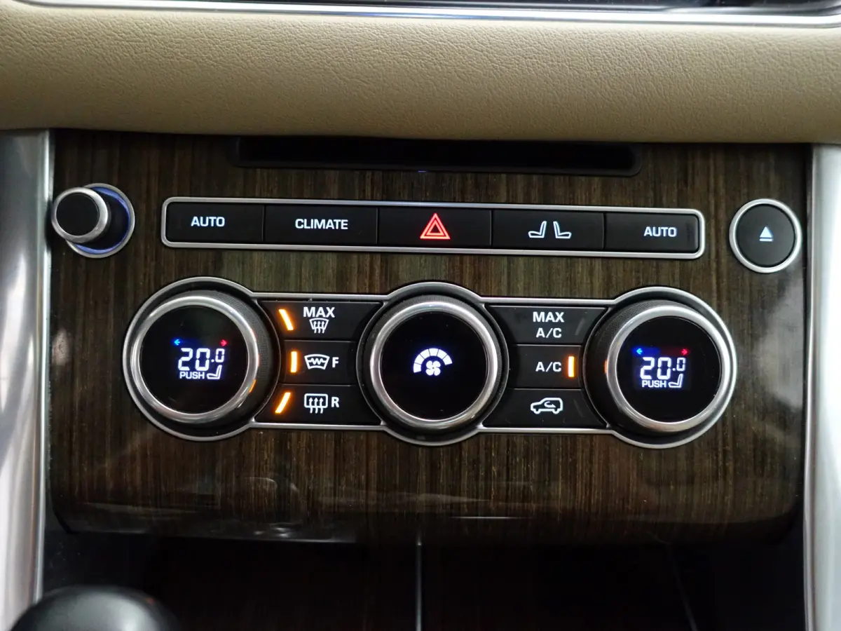 3.0 TDV6 HSE Dynamic- Two Tone, Panoramadak, Meridian Surround Audio, Luchtvering
