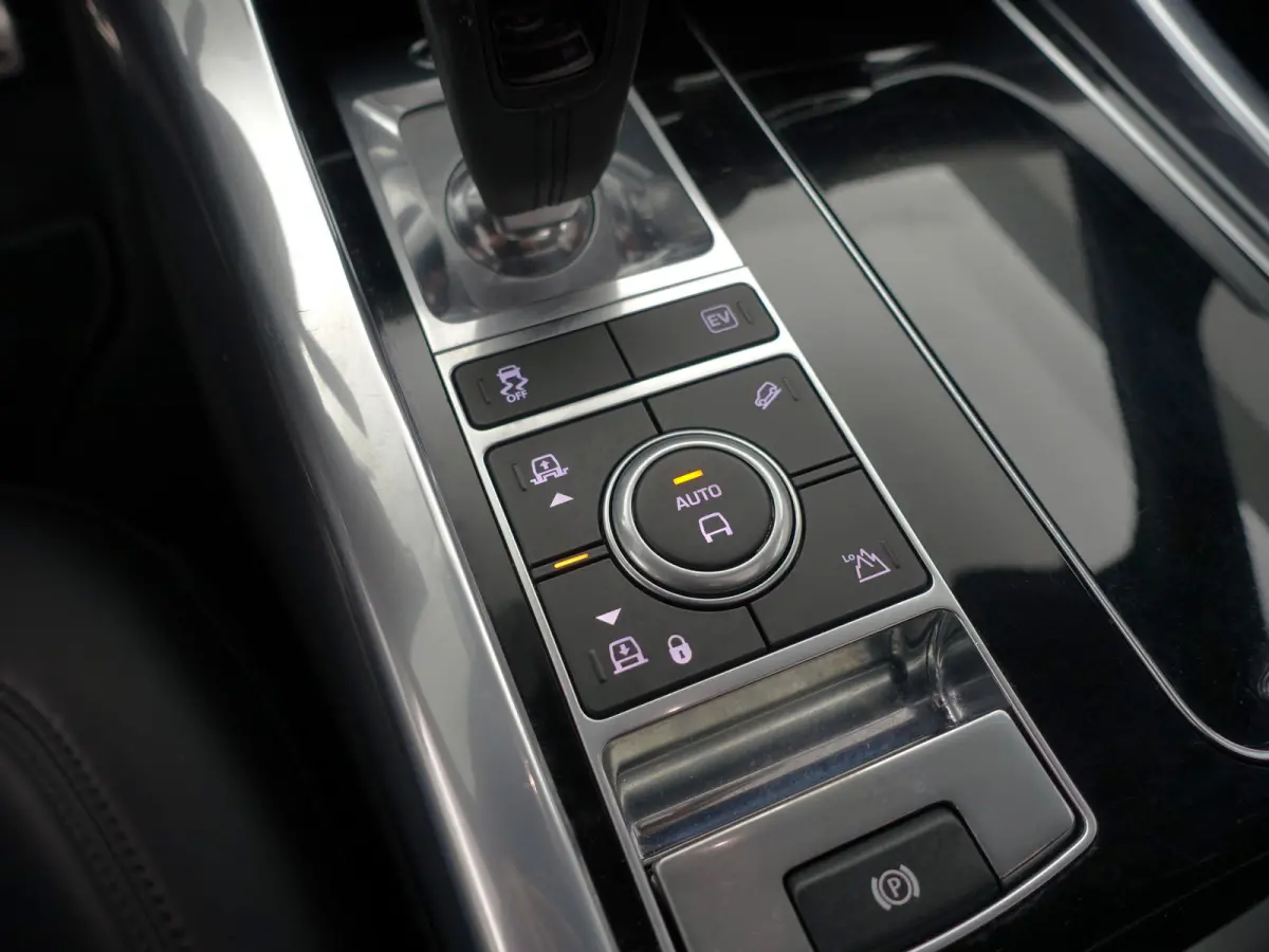 2.0 P400e Autobiography Dynamic- Panoramisch dak, Memory Seats, Koelkast, Head Up, Meridian, Stuur/Stoelverwarming, Xenon Led