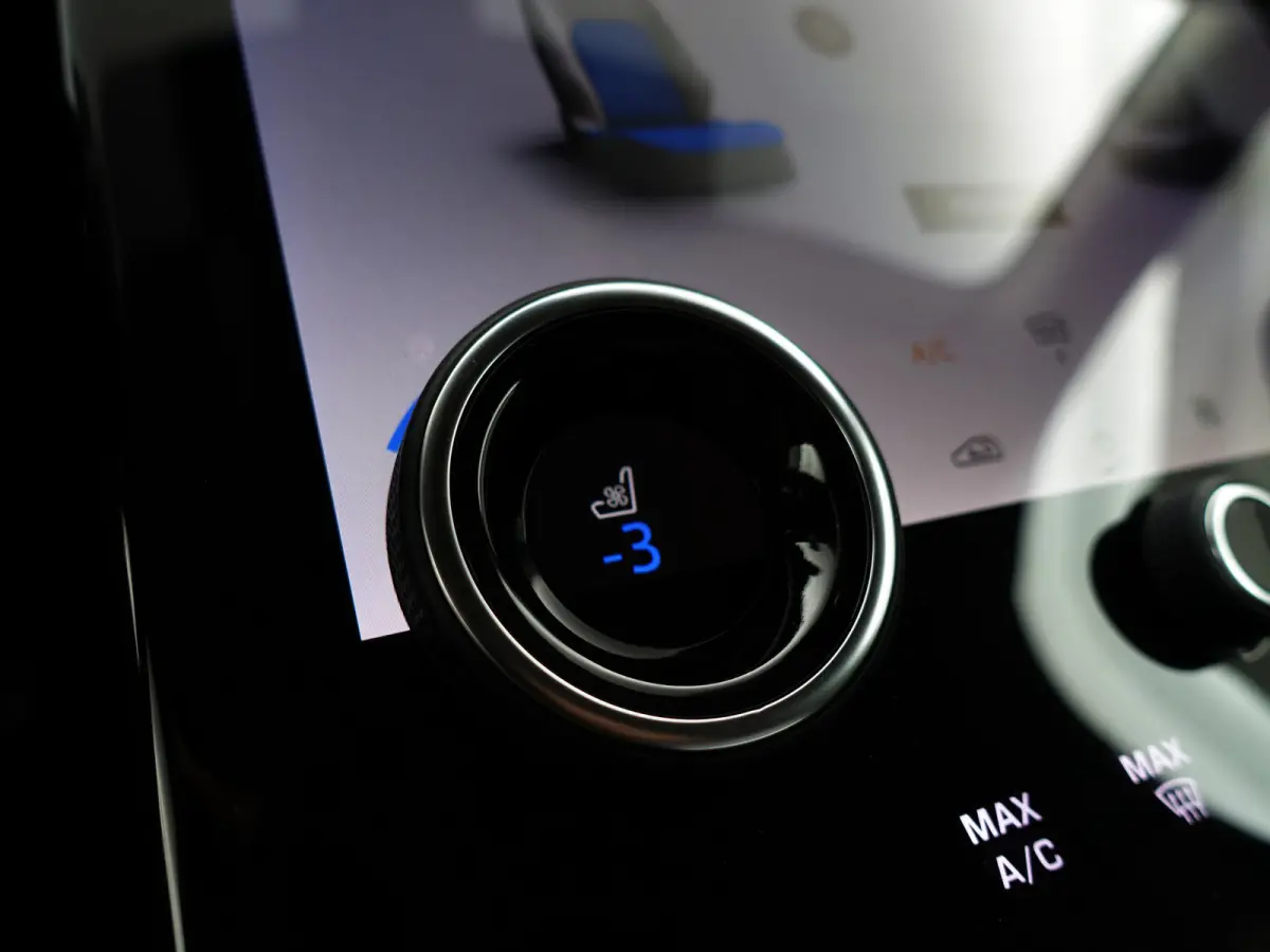 2.0 P400e SE- Two Tone, Stoelventilatie, Stuur/Stoelverwarming, CarPlay, 360 Camera, Meridian Audio
