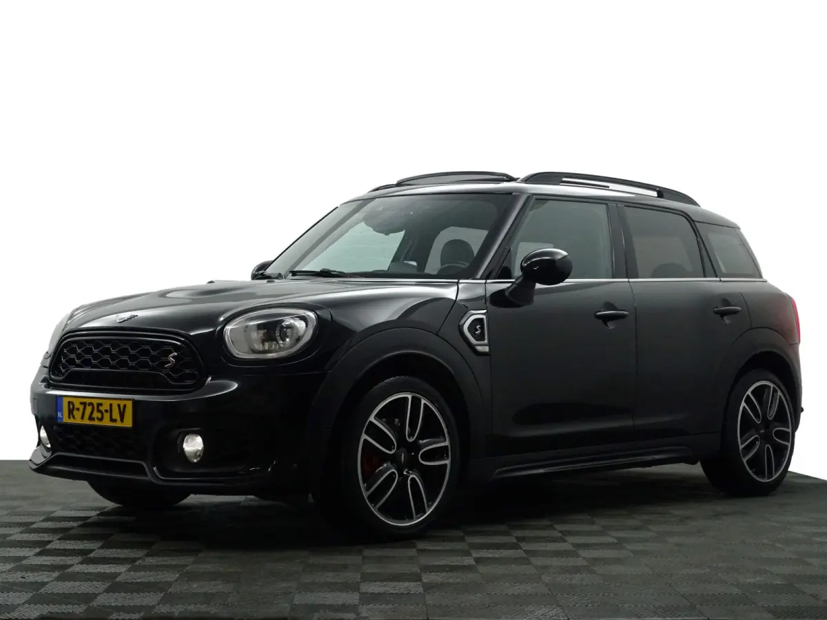 Mini 2.0 Cooper S ALL4 JCW Aut- Head Up, Memory, Harman Kardon, Panoramadak, Camera, Sfeerverlichting