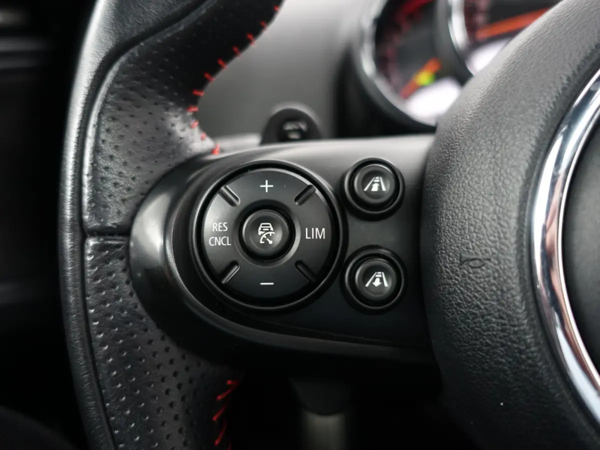 Mini 2.0 Cooper S ALL4 JCW Aut- Head Up, Memory, Harman Kardon, Panoramadak, Camera, Sfeerverlichting