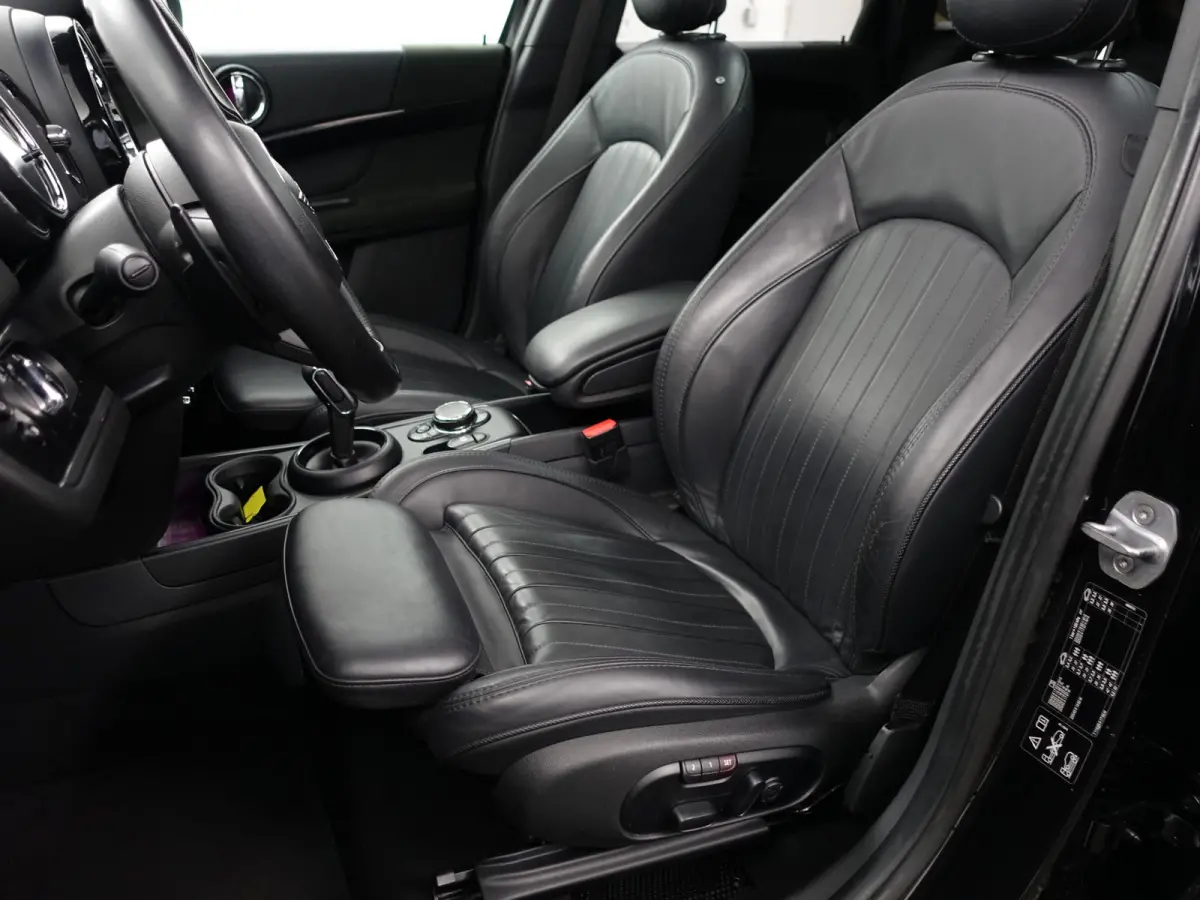Mini 2.0 Cooper S ALL4 JCW Aut- Head Up, Memory, Harman Kardon, Panoramadak, Camera, Sfeerverlichting