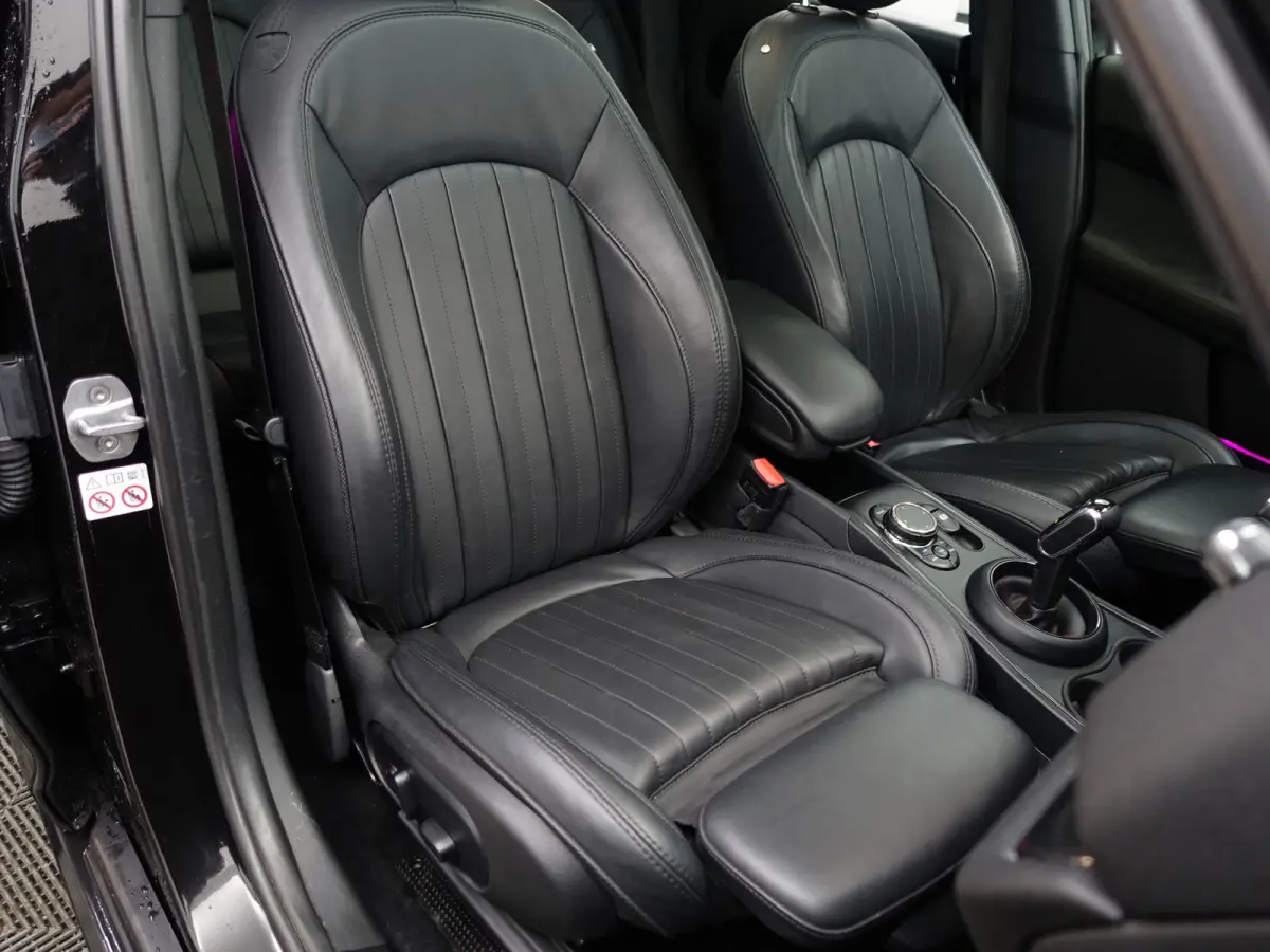 Mini 2.0 Cooper S ALL4 JCW Aut- Head Up, Memory, Harman Kardon, Panoramadak, Camera, Sfeerverlichting