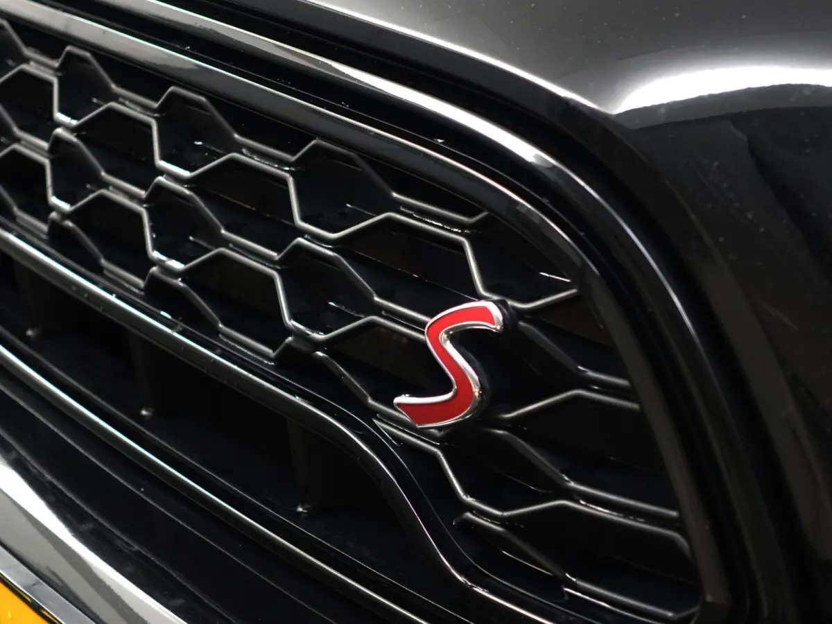 Mini 2.0 Cooper S ALL4 JCW Aut- Head Up, Memory, Harman Kardon, Panoramadak, Camera, Sfeerverlichting