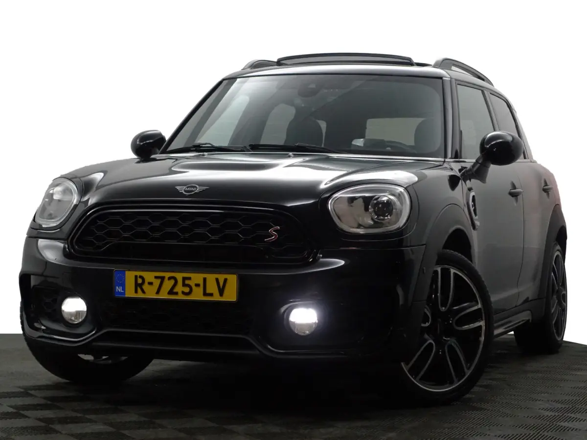 Mini 2.0 Cooper S ALL4 JCW Aut- Head Up, Memory, Harman Kardon, Panoramadak, Camera, Sfeerverlichting