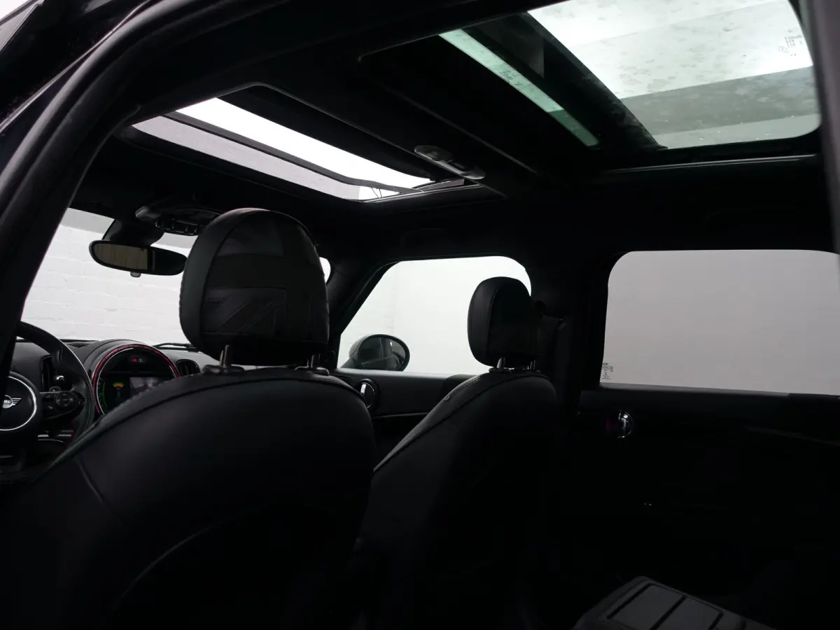 Mini 2.0 Cooper S ALL4 JCW Aut- Head Up, Memory, Harman Kardon, Panoramadak, Camera, Sfeerverlichting