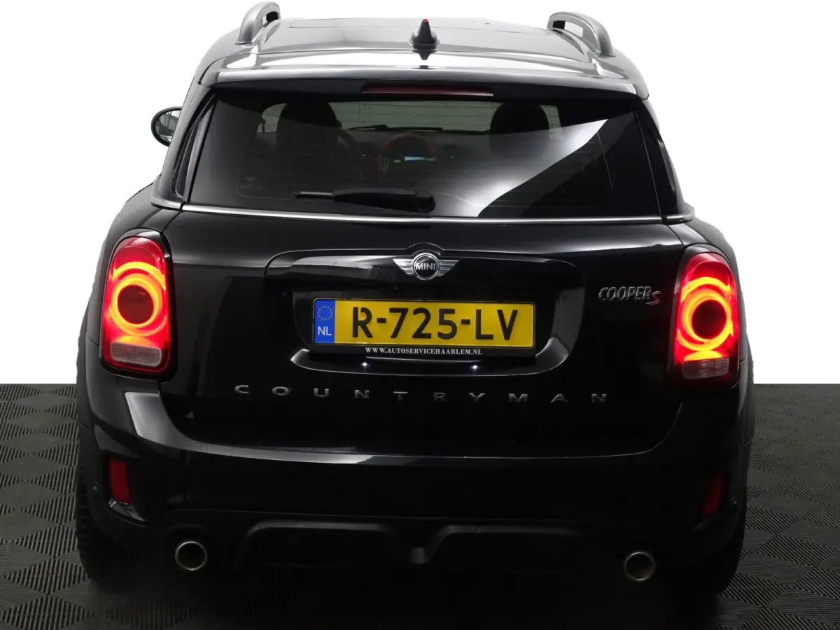 Mini 2.0 Cooper S ALL4 JCW Aut- Head Up, Memory, Harman Kardon, Panoramadak, Camera, Sfeerverlichting