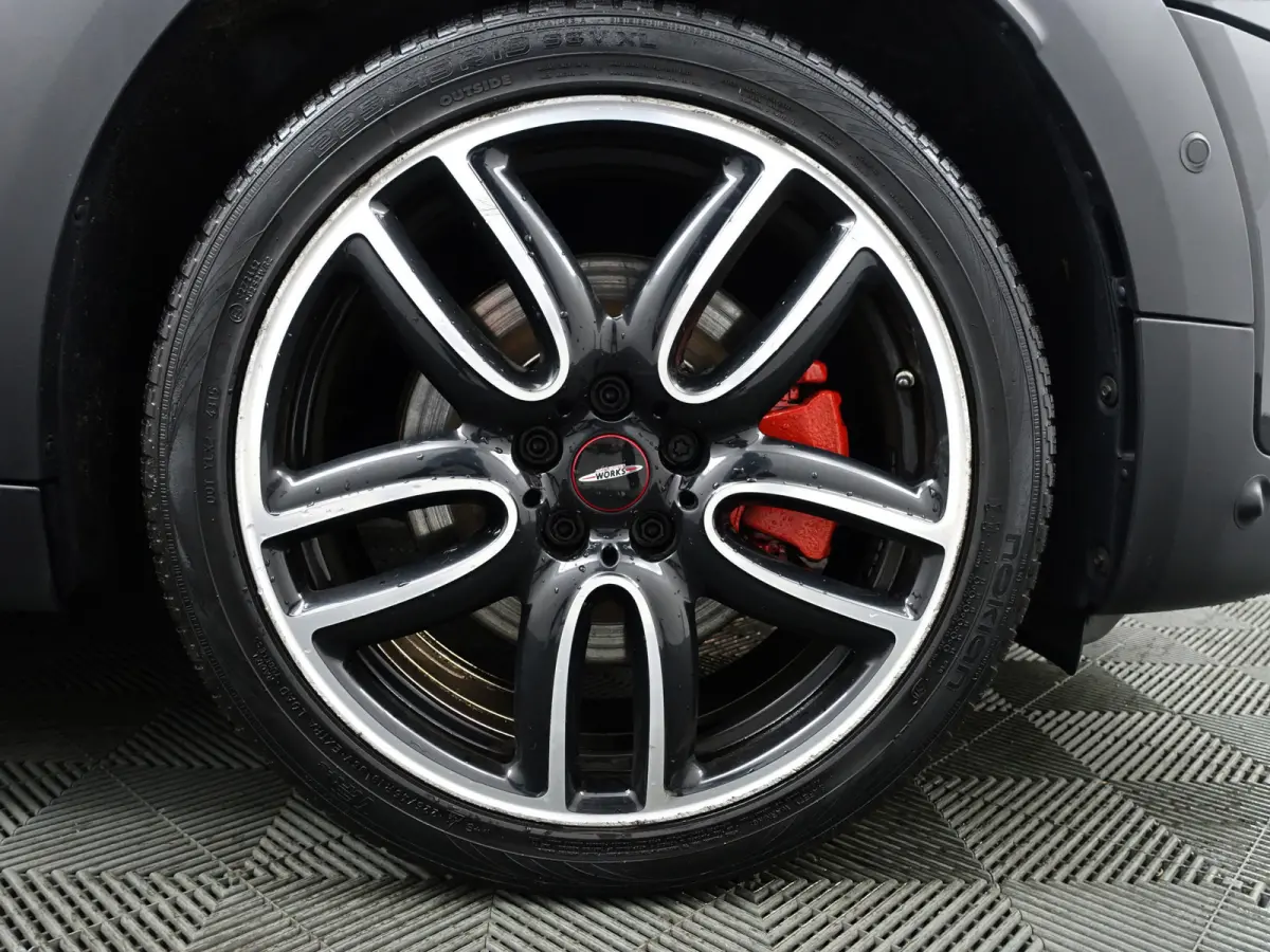 Mini 2.0 Cooper S ALL4 JCW Aut- Head Up, Memory, Harman Kardon, Panoramadak, Camera, Sfeerverlichting