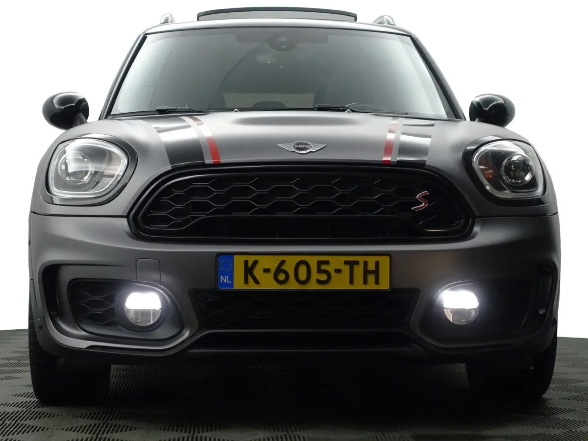 Mini 2.0 Cooper S 192pk John Cooper Works Aut- Two Tone, Panoramadak, Sfeerverlichting, Ada Cruise, Xenon Led, Dynamic Select