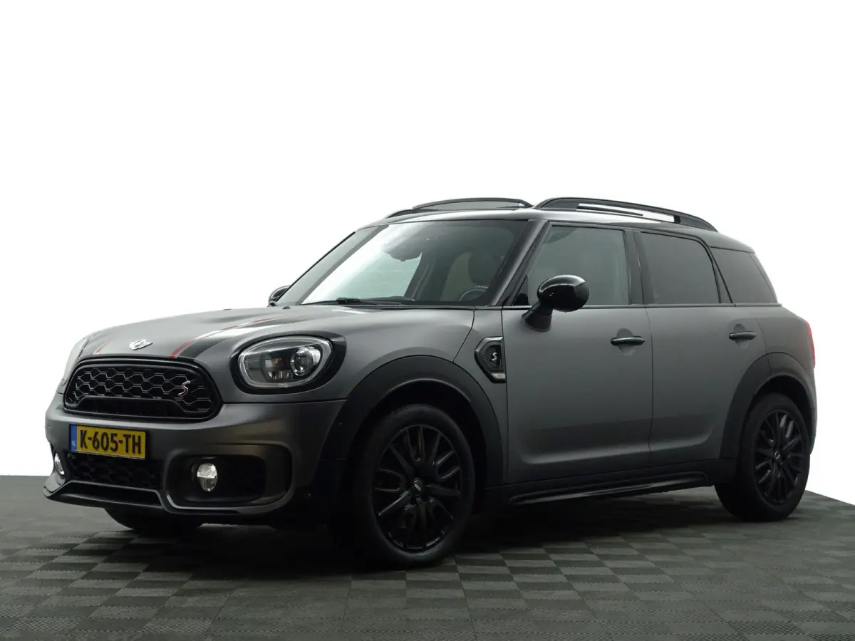 Mini 2.0 Cooper S 192pk John Cooper Works Aut- Two Tone, Panoramadak, Sfeerverlichting, Ada Cruise, Xenon Led, Dynamic Select