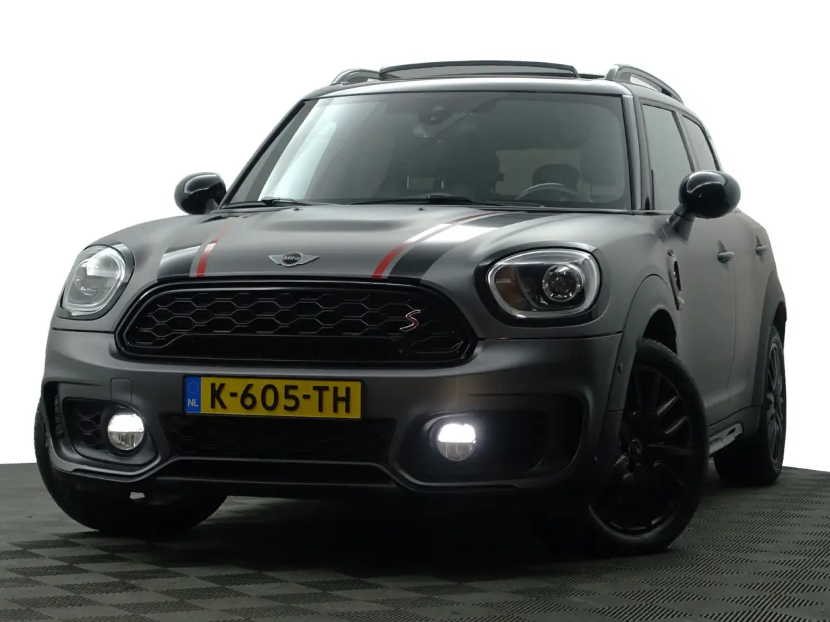 Mini 2.0 Cooper S 192pk John Cooper Works Aut- Two Tone, Panoramadak, Sfeerverlichting, Ada Cruise, Xenon Led, Dynamic Select