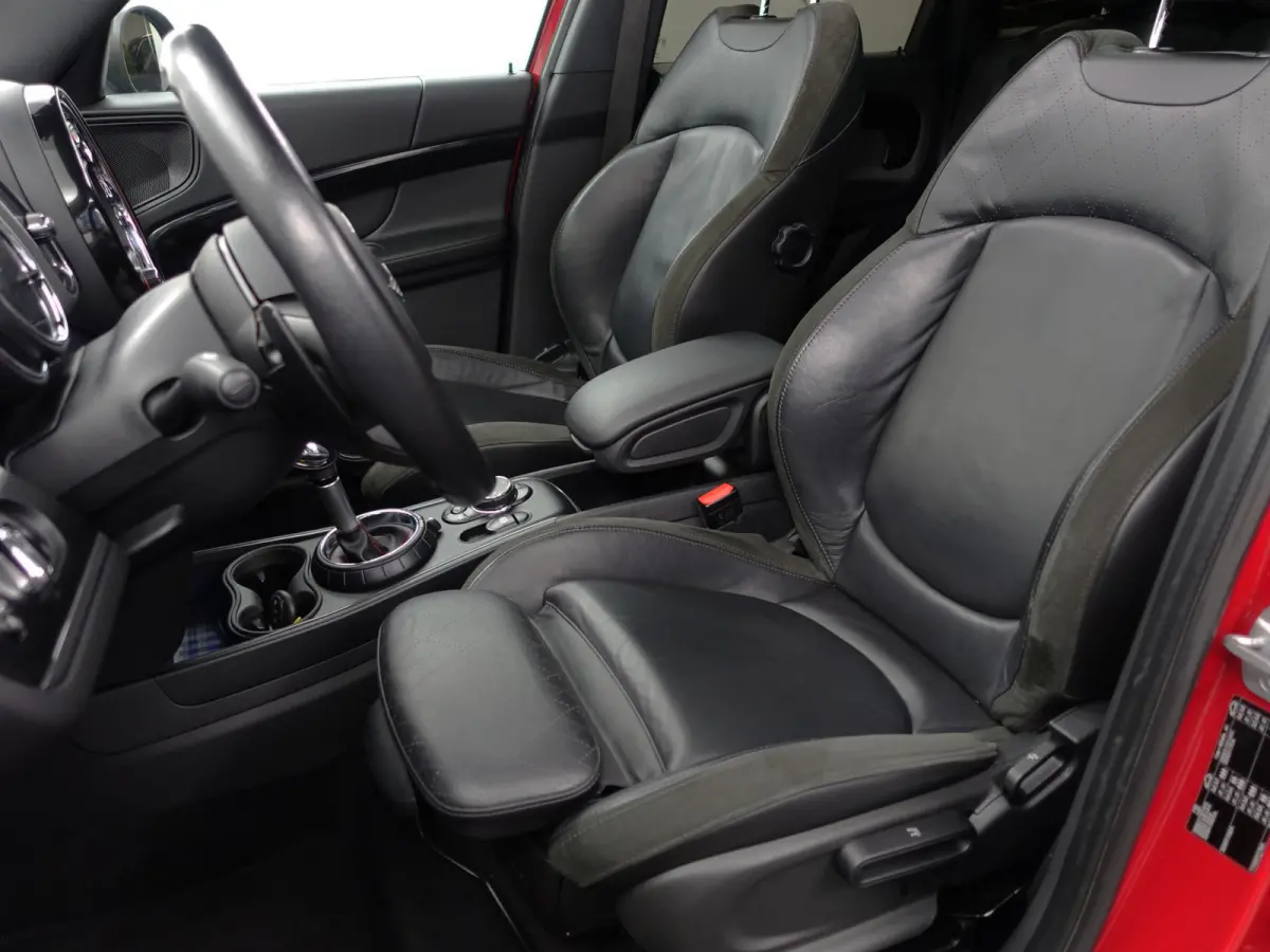 Mini 2.0 Cooper S 192pk John Cooper Works Aut- Two Tone, Panoramadak, Sfeerverlichting, Ada Cruise, Xenon Led, Dynamic Select