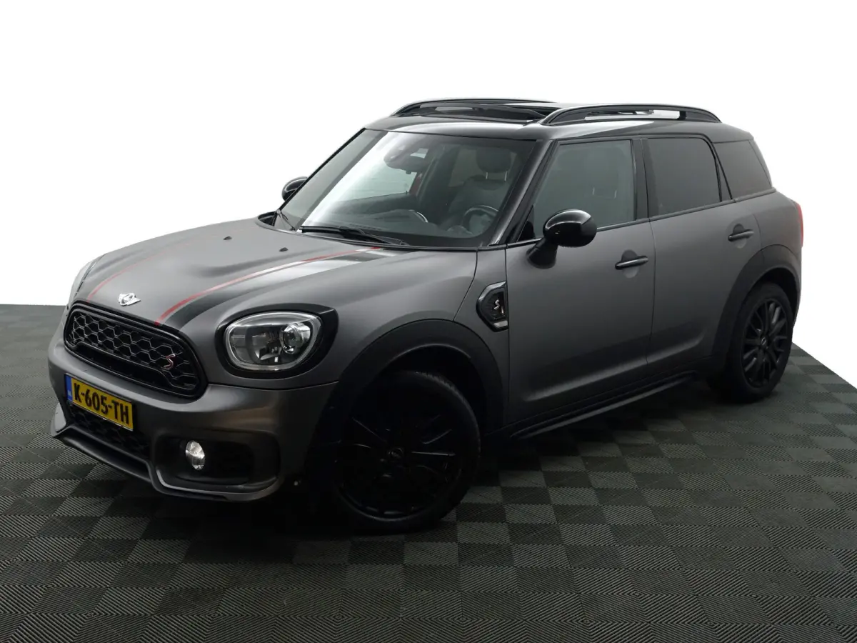 Mini 2.0 Cooper S 192pk John Cooper Works Aut- Two Tone, Panoramadak, Sfeerverlichting, Ada Cruise, Xenon Led, Dynamic Select