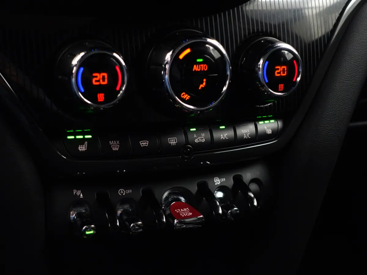 Mini 2.0 Cooper S 192pk John Cooper Works Aut- Two Tone, Panoramadak, Sfeerverlichting, Ada Cruise, Xenon Led, Dynamic Select