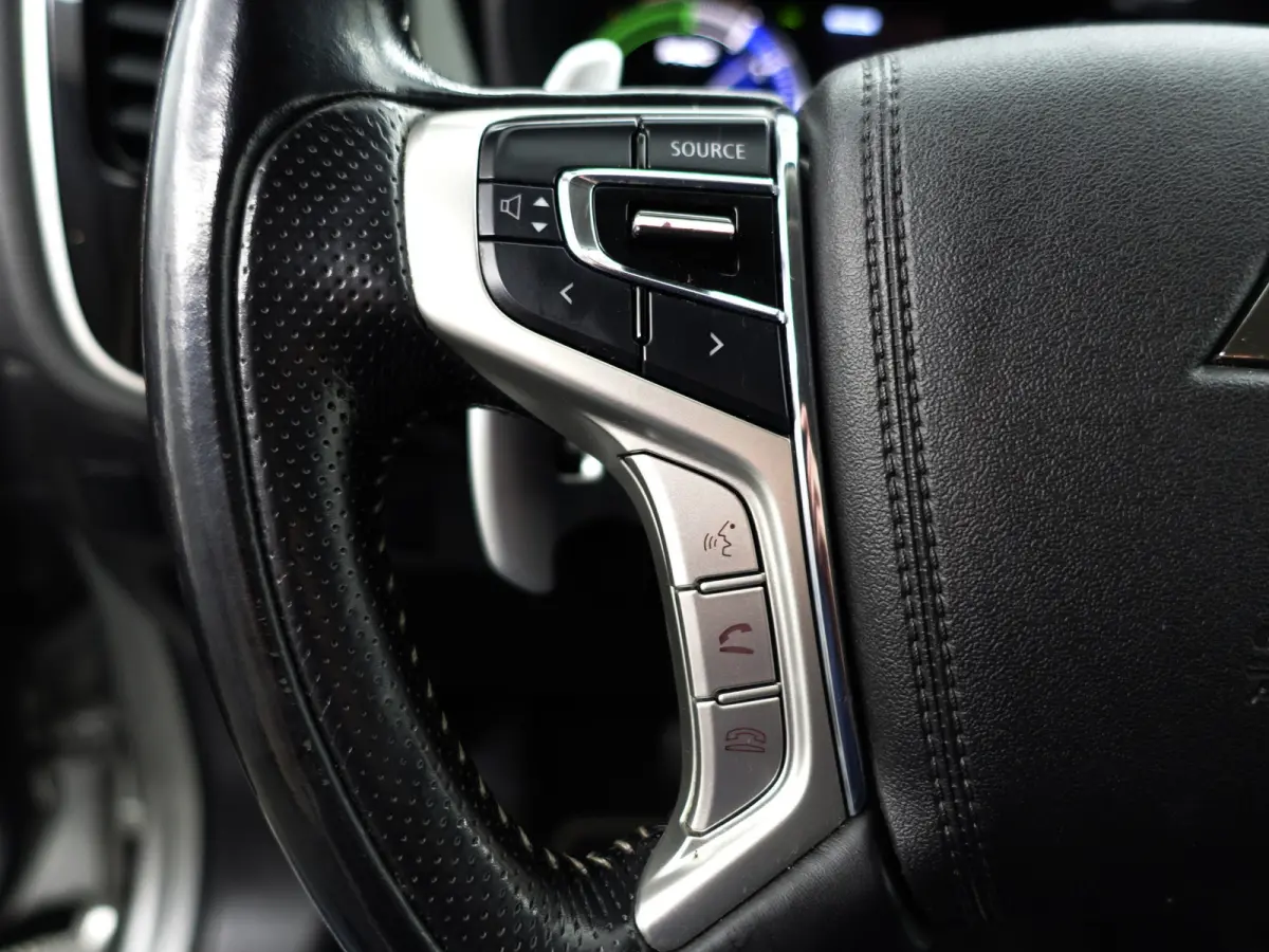 2.4 PHEV Blackpack Aut- Xenon Led, Stoelverwarming, Sport Leder Interieur, Trekhaak, Camera, Clima