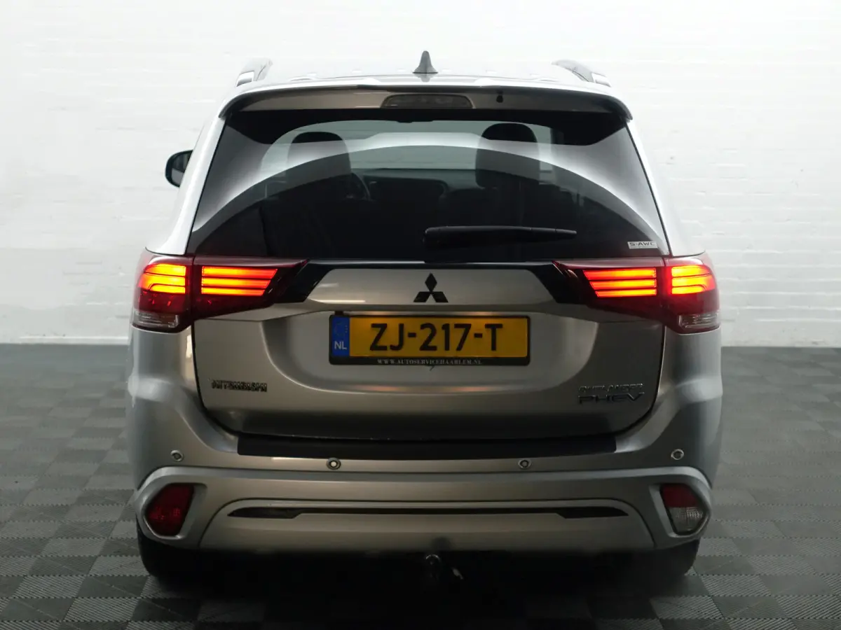 2.4 PHEV Blackpack Aut- Xenon Led, Stoelverwarming, Sport Leder Interieur, Trekhaak, Camera, Clima