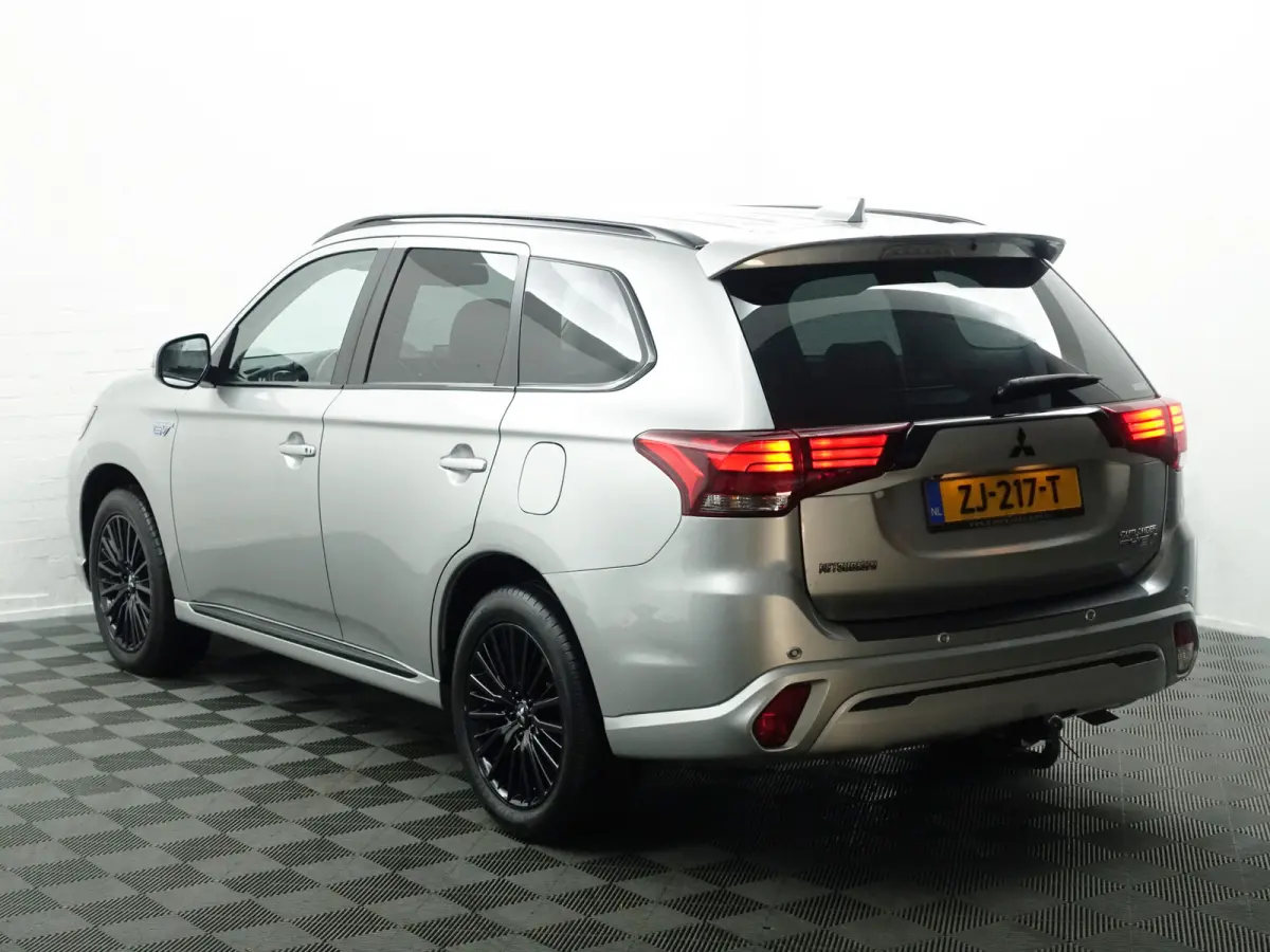 2.4 PHEV Blackpack Aut- Xenon Led, Stoelverwarming, Sport Leder Interieur, Trekhaak, Camera, Clima