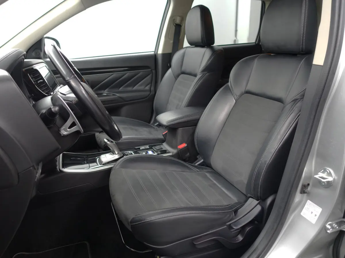 2.4 PHEV Blackpack Aut- Xenon Led, Stoelverwarming, Sport Leder Interieur, Trekhaak, Camera, Clima