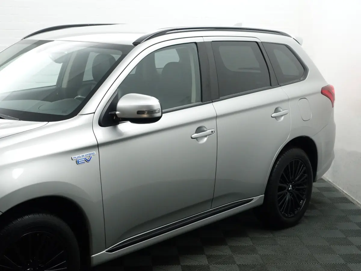 2.4 PHEV Blackpack Aut- Xenon Led, Stoelverwarming, Sport Leder Interieur, Trekhaak, Camera, Clima